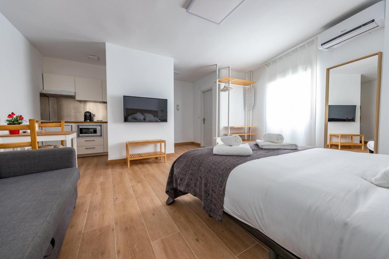 Fun Building By Homeabout Apartament