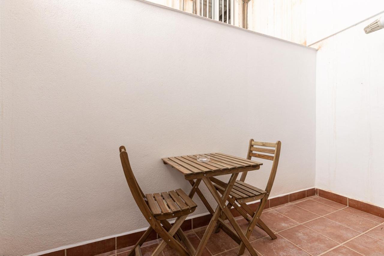 Fun Building By Homeabout Apartament *