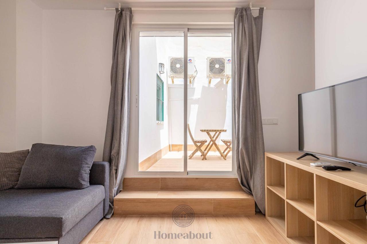 Fun Building By Homeabout Apartament